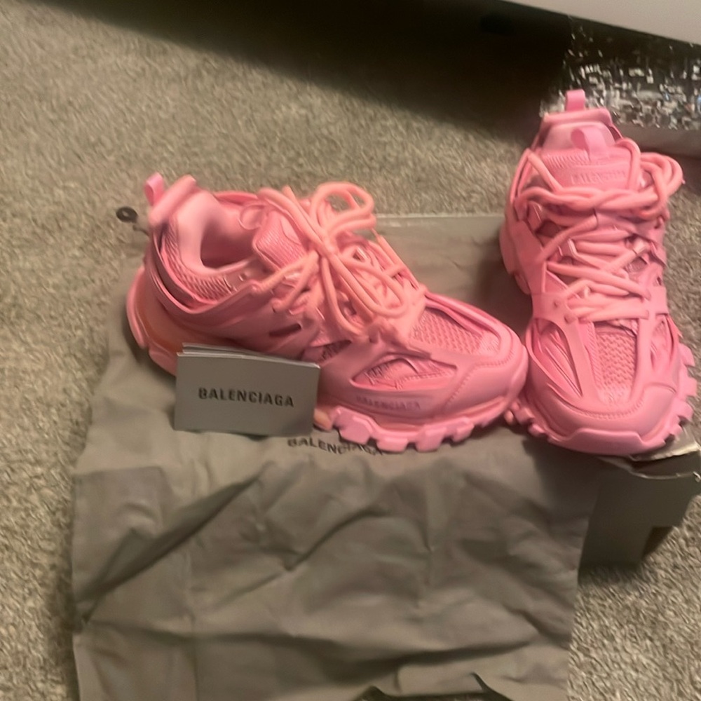 Belenciaga track size 7us brand new never worn